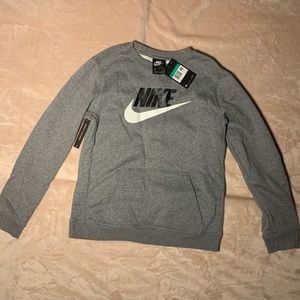 Nike Boys Fleece crew neck in XL